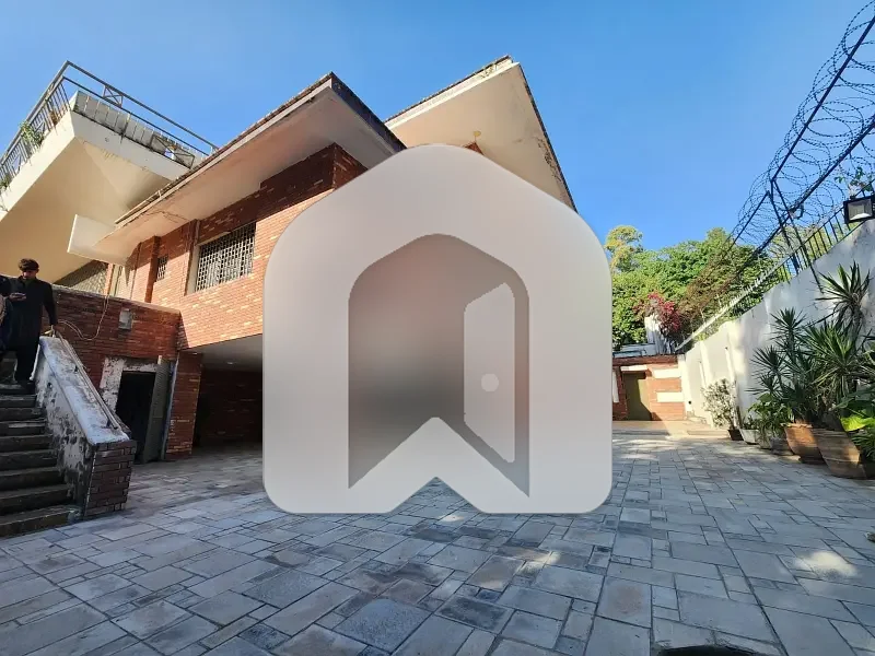 FULL HOUSE FOR RENT IN F-6