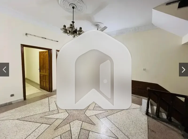 I-8/3 VERY NEAR TO MARKAZ 12 MARLA INDEPENDENT HOUSE 5 BED 4 BATH BASEMENT HALL 280K FINAL NO BARGAINING