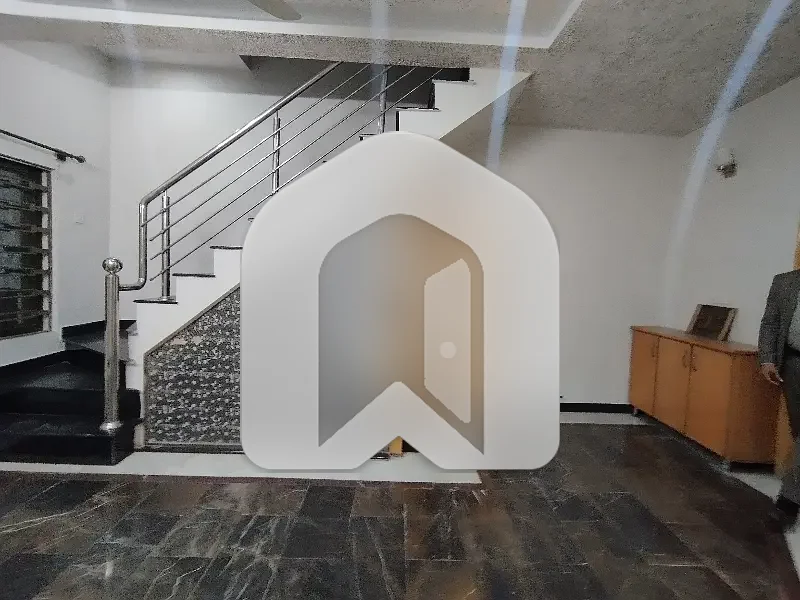 25x40 Beautiful House For Rent In G-13, photo 5