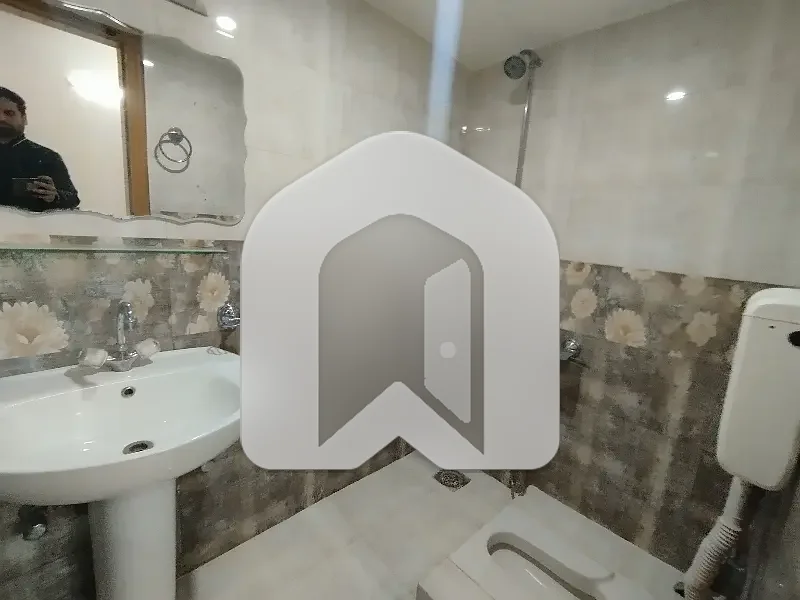 25x40 Beautiful House For Rent In G-13, photo 13