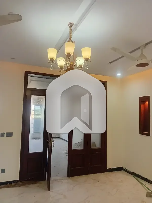 10 MARLA BRAND NEW SOLAR HOUSE FOR RENT, photo 2