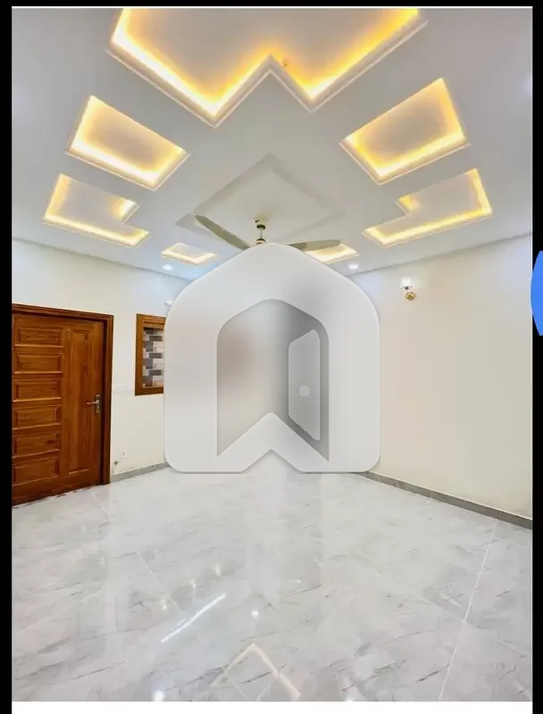 14 Marla Brand New Upper Portion For Rent In G-13/4 Matro Station, photo 4