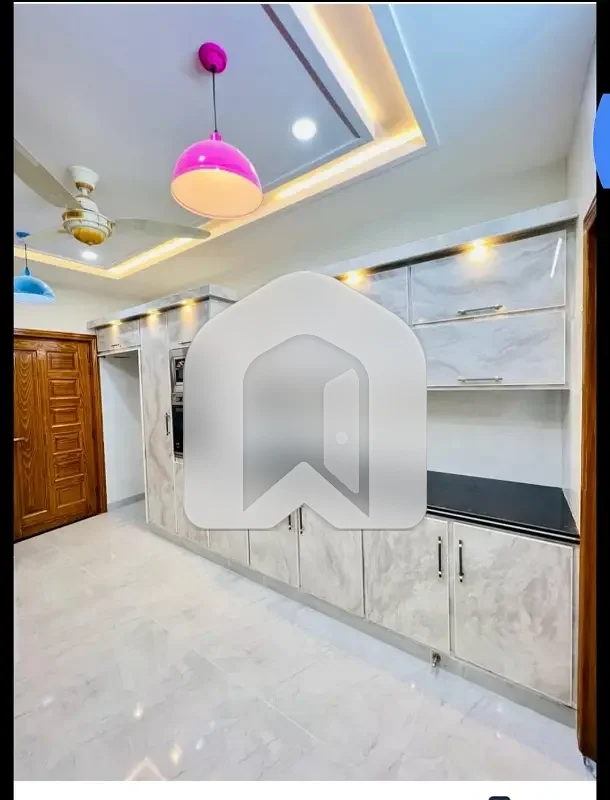 14 Marla Brand New Upper Portion For Rent In G-13/4 Matro Station, photo 3