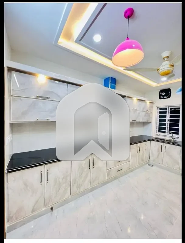 14 Marla Brand New Upper Portion For Rent In G-13/4 Matro Station, photo 7