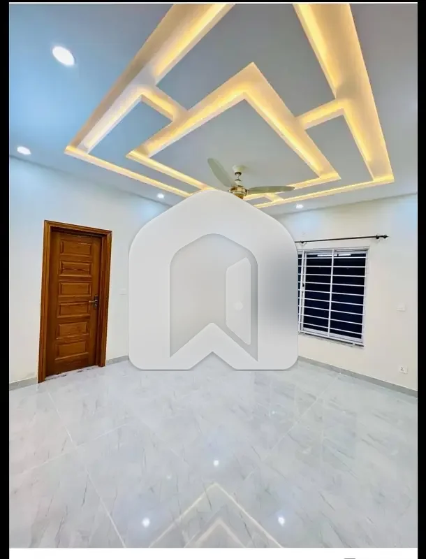14 Marla Brand New Upper Portion For Rent In G-13/4 Matro Station, photo 2