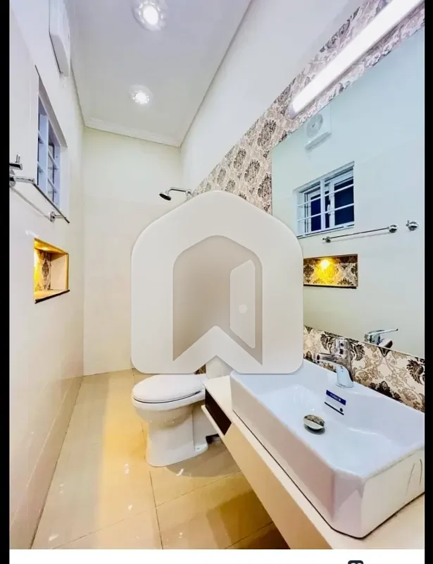 14 Marla Brand New Upper Portion For Rent In G-13/4 Matro Station, photo 9