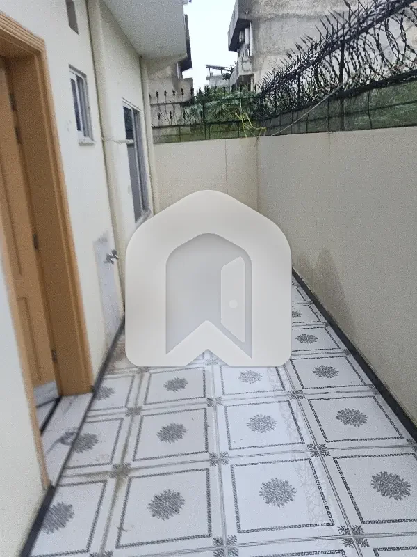 BEAUTIFUL NEW GROUND PORTION AVAILABLE FOR RENT, photo 8