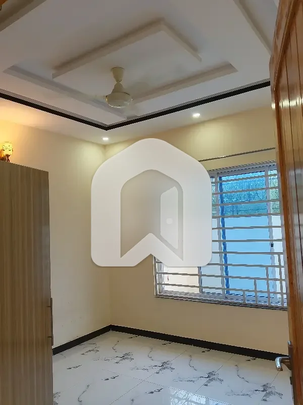 BEAUTIFUL NEW GROUND PORTION AVAILABLE FOR RENT, photo 4