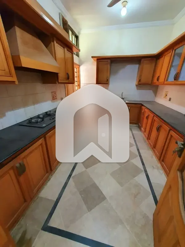 14 Marla Like Brand New Ground Portion For Rent In G-13/2 Islamabad, photo 4