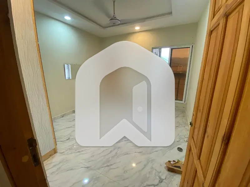 2bedrooms Unfurnished Apartment Available For Rent In E 11 4 Near To Main Road Family Building Wapda Meter, photo 2