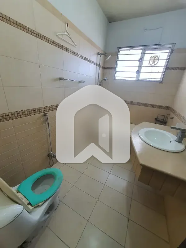 1 Kanal Ground Portion Available For Rent In E-11/4 Islamabad., photo 2