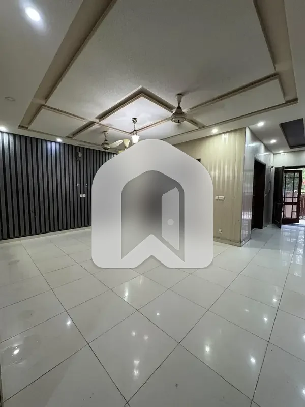 12 Marla (40*80) Ground Portion Rent G15, photo 9