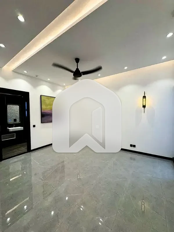 1 Kanal Designer House For Rent 15kv Solar Installed, photo 5