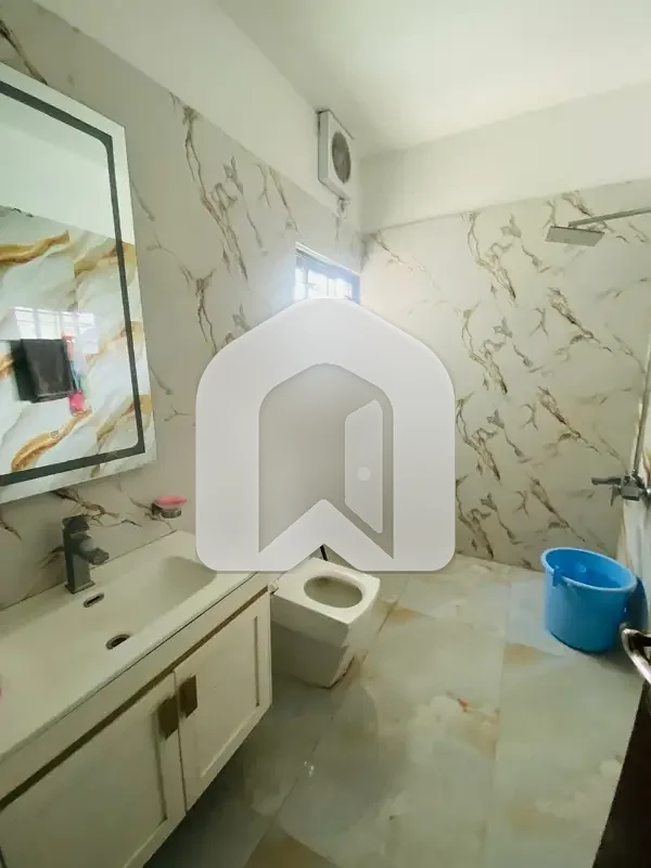 1 Kanal Designer House For Rent 15kv Solar Installed, photo 11