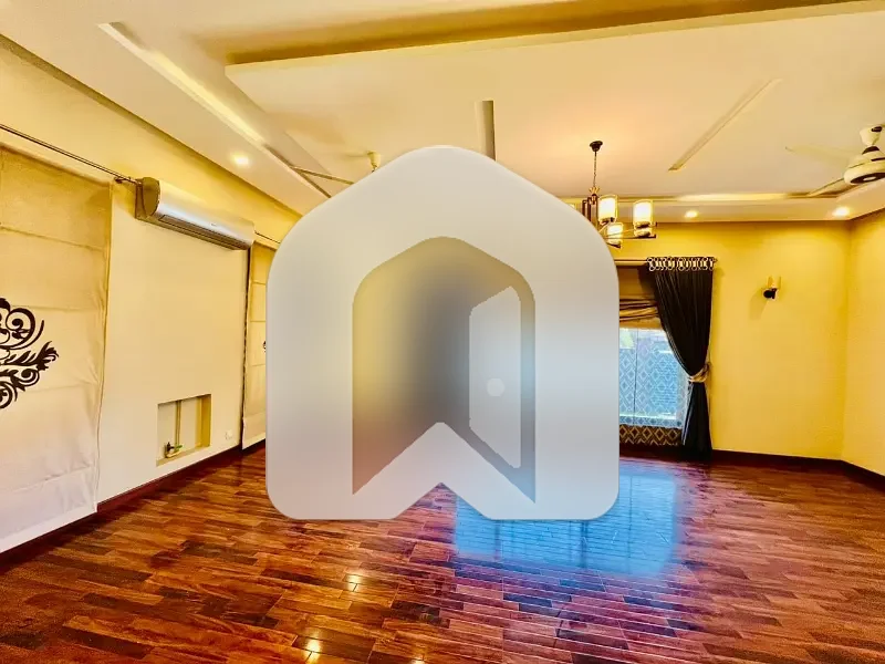 1 Kanal Designer House For Rent 15kv Solar Installed, photo 2