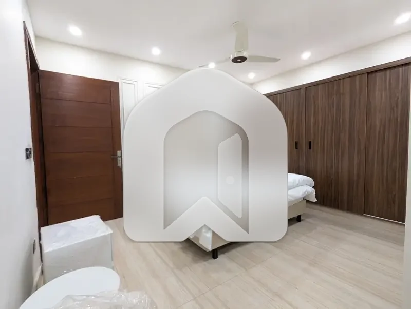 FOR RENT Brand New Luxury Furnished 2-Bedroom Open Basement F_6/1