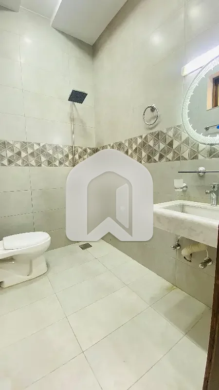6 Marla Corner House Available For Rent, photo 7