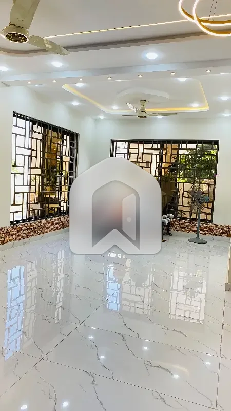 6 Marla Corner House Available For Rent, photo 20