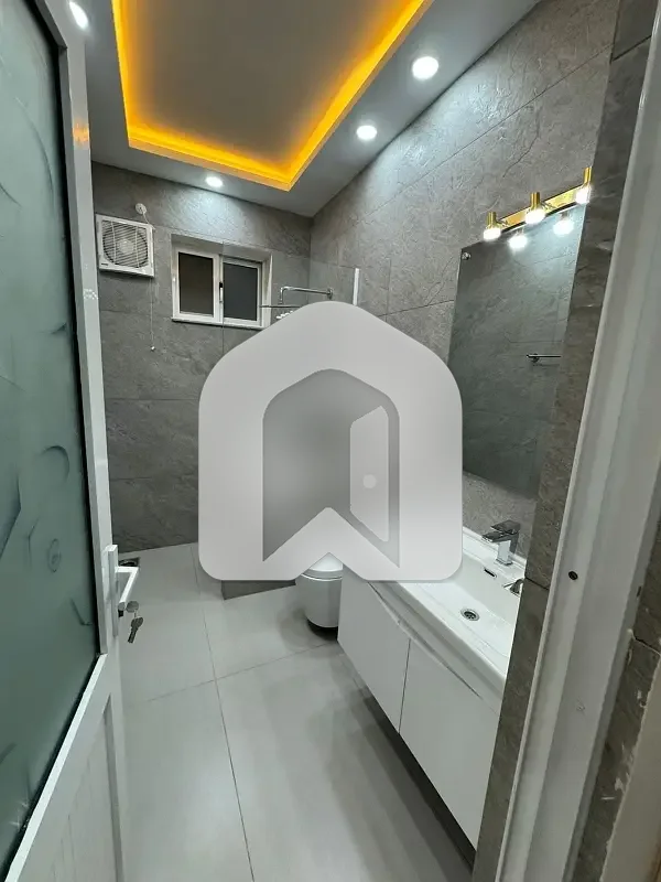 Centrally Located Upper Portion For Rent In I-8 Available, photo 6