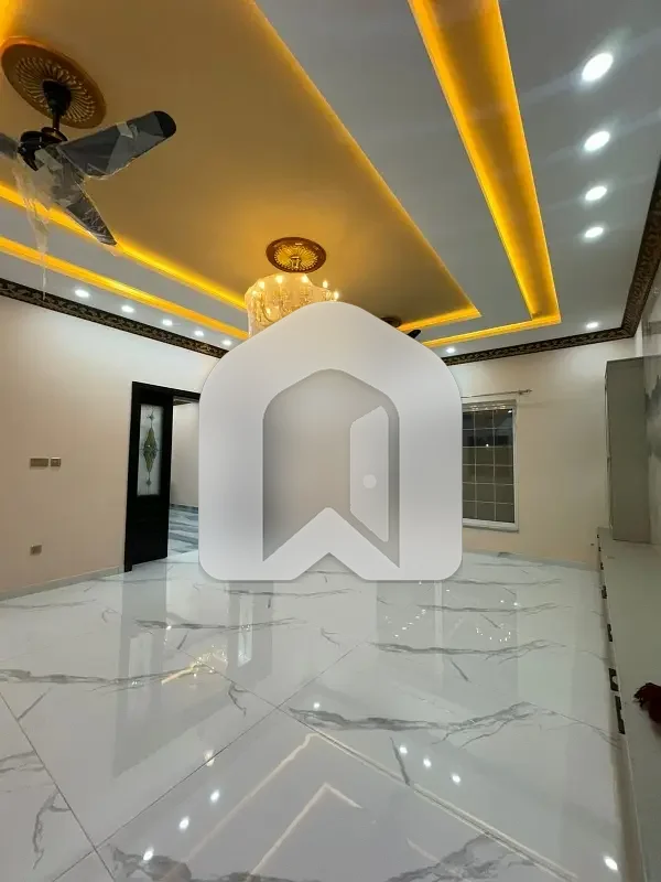Centrally Located Upper Portion For Rent In I-8 Available, photo 2