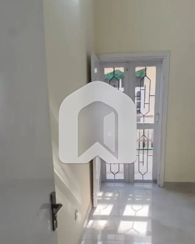 Upper Portion Available For Rent, photo 2