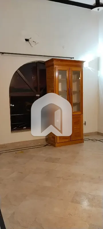 Upper Portion Available For Rent In I8, photo 9