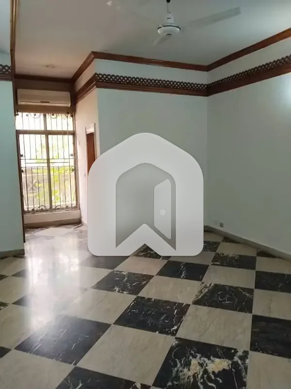 Upper Portion Available For Rent In I-8 With 3 Bed & Servant Room, photo 5