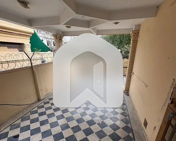 Buy 600 Square Yards Lower Portion At Highly Affordable Price, photo 4