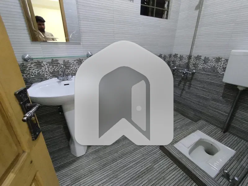 10 Marla Ground portion Tile Flooring Prime Location for rent in G-13, photo 6