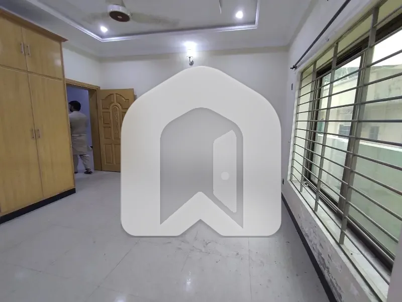 10 Marla Ground portion Tile Flooring Prime Location for rent in G-13, photo 9