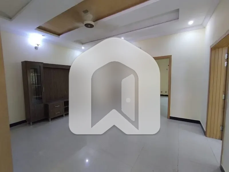 10 Marla Ground portion Tile Flooring Prime Location for rent in G-13, photo 5