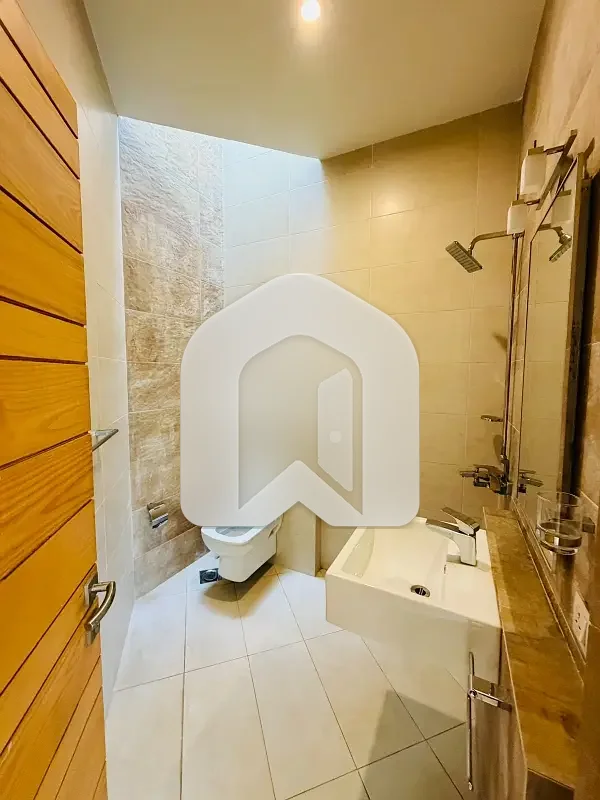 10 Marla's Beautifull House avAilabile For Rent, photo 19