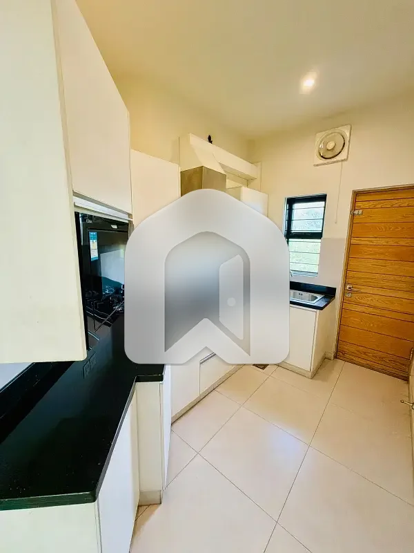 10 Marla's Beautifull House avAilabile For Rent, photo 15