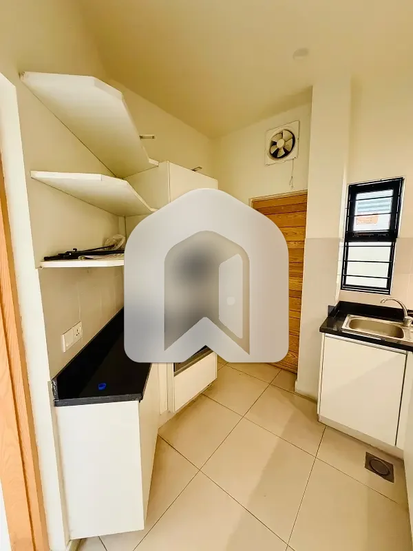 10 Marla's Beautifull House avAilabile For Rent, photo 25
