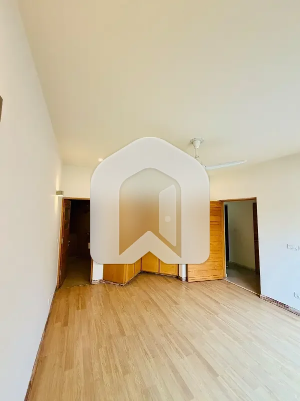 10 Marla's Beautifull House avAilabile For Rent, photo 23