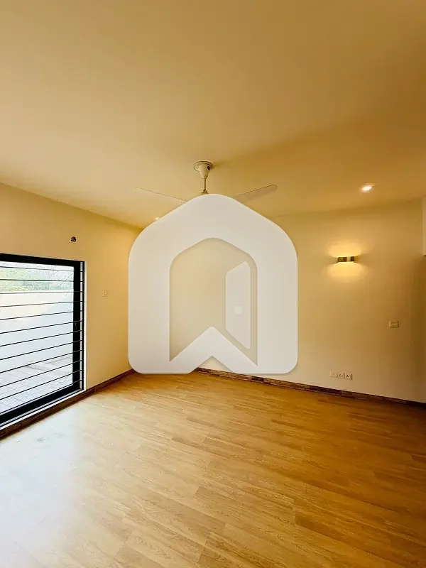10 Marla's Beautifull House avAilabile For Rent, photo 29