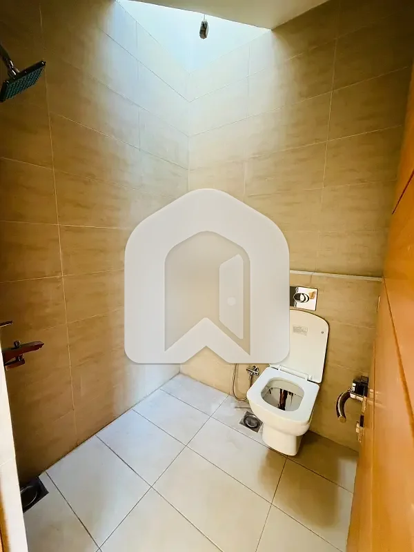 10 Marla's Beautifull House avAilabile For Rent, photo 10