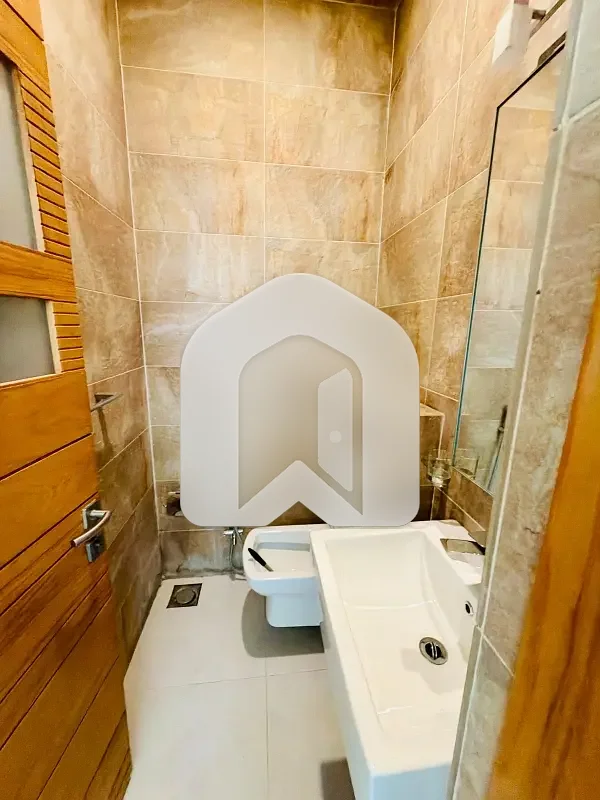 10 Marla's Beautifull House avAilabile For Rent, photo 16