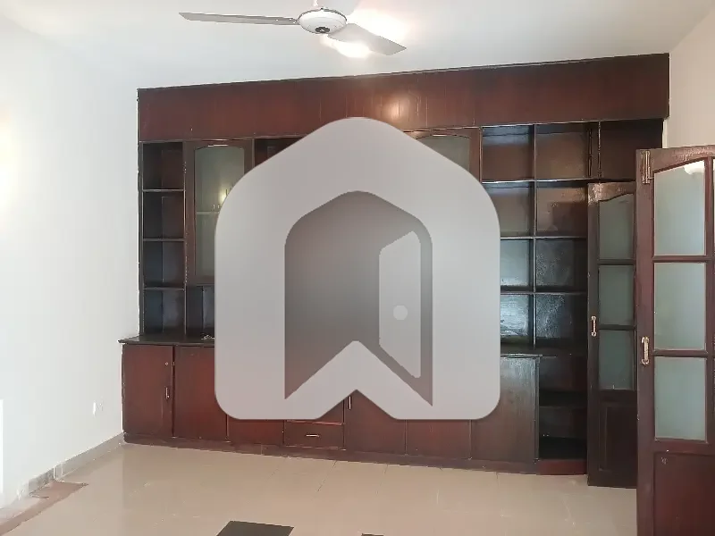 F-10/4 Size 500 Full House Tiles Flooring 5Beds Rent 550000 Real Pic solar systam House, photo 17