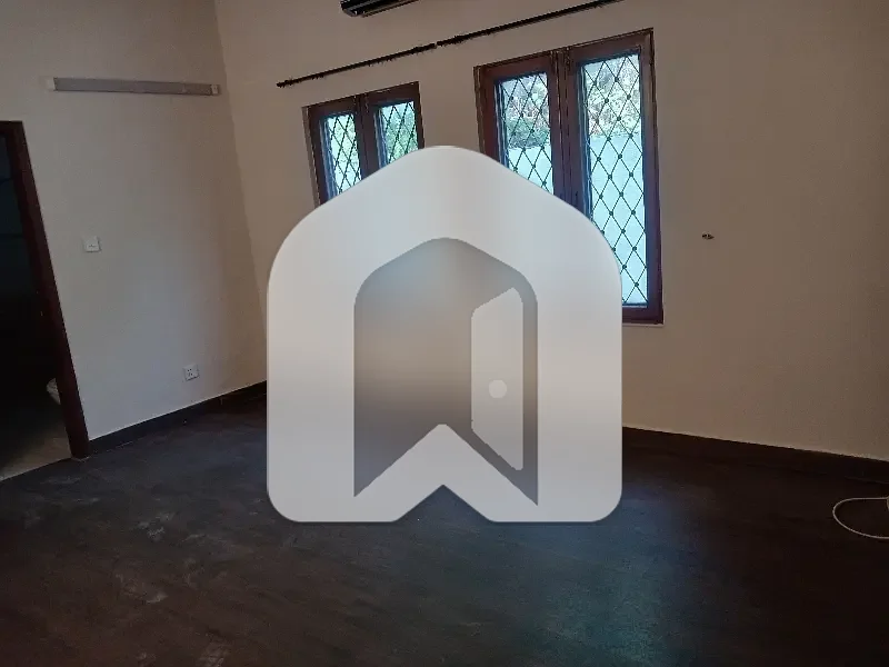 F-10/4 Size 500 Full House Tiles Flooring 5Beds Rent 550000 Real Pic solar systam House, photo 18
