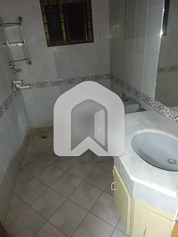 F-11/4 Size 400 Full House marble Flooring 5 Beds Rent 550000 Real pic, photo 9