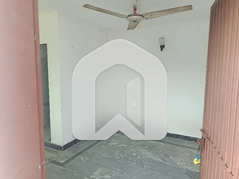 5 Marla'S Used Upper Portion For Rent, photo 11