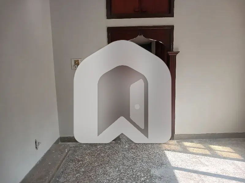 F10 Size 600 Upper Portion 2beds Rent 130000 Real Pic, photo 6