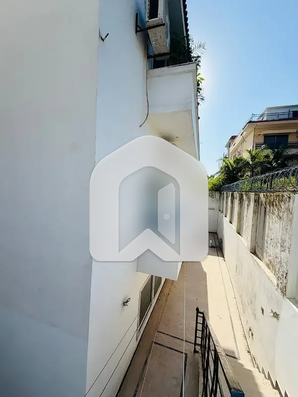 Beautifull 1 Kanal Basement For Rent, photo 12