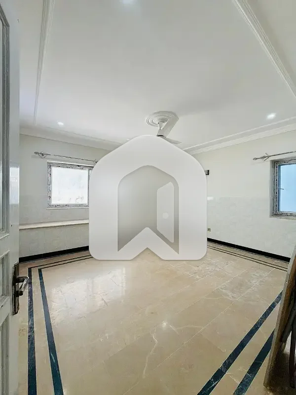 Beautifull 1 Kanal Basement For Rent, photo 2