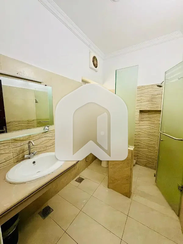 Beautifull 1 Kanal Basement For Rent, photo 10