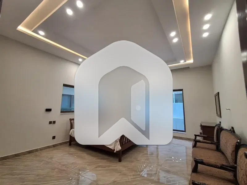 10 Marla brand new house with solar  available for rent, photo 11