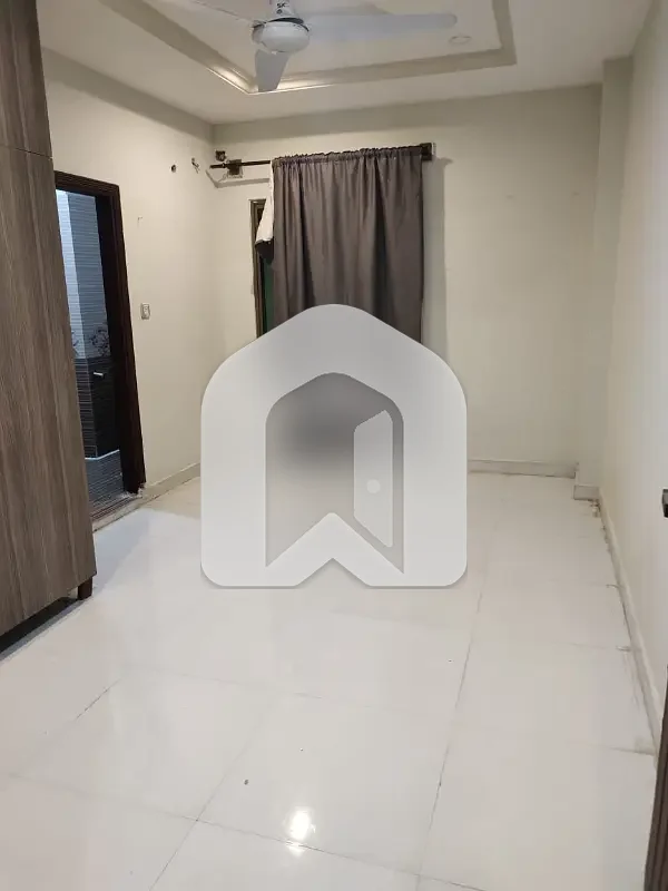 3 Bedrooms Unfurnished Apartment Available For Rent In E11 4, photo 6