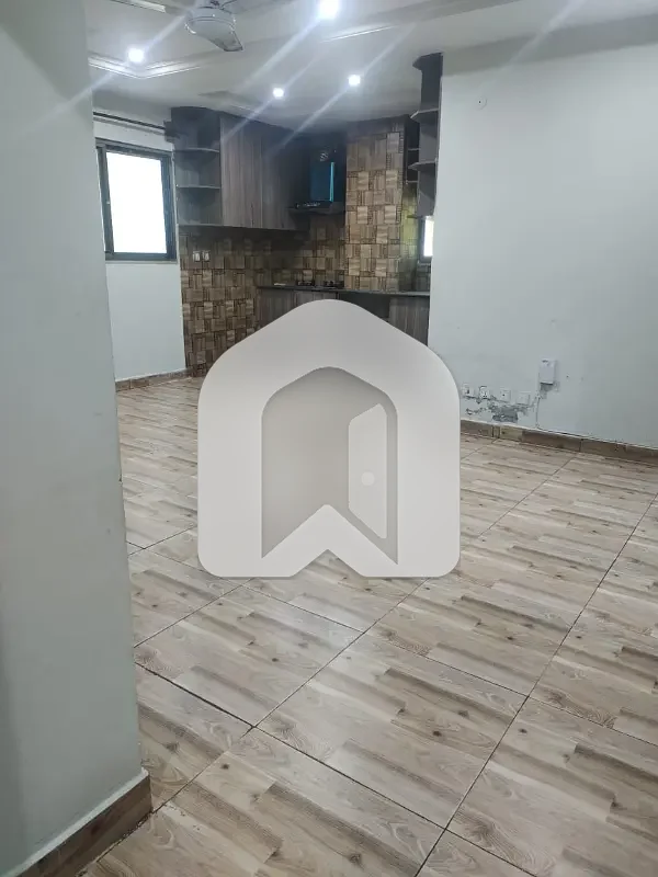 3 Bedrooms Unfurnished Apartment Available For Rent In E11 4, photo 12