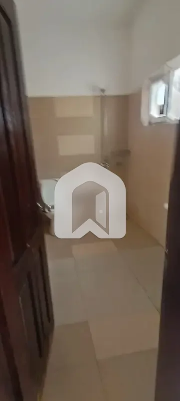 10 Marla Upper Portion Available For Rent And Beautiful Location, photo 7